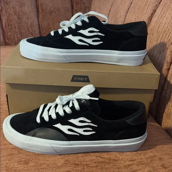STRAYE Logan Vintage Black suede white flame skater sneakers, size US Men’s 10 - Picture 8 of 11
